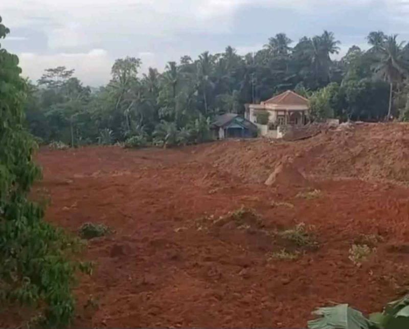 Kondisi tanah longsor di Majenang Cilacap.
