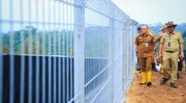 Gubernur Jateng, A. Luthfi saat meninjau embung di Desa Geblog, Kecamatan Kaloran, Kabupaten Temanggung